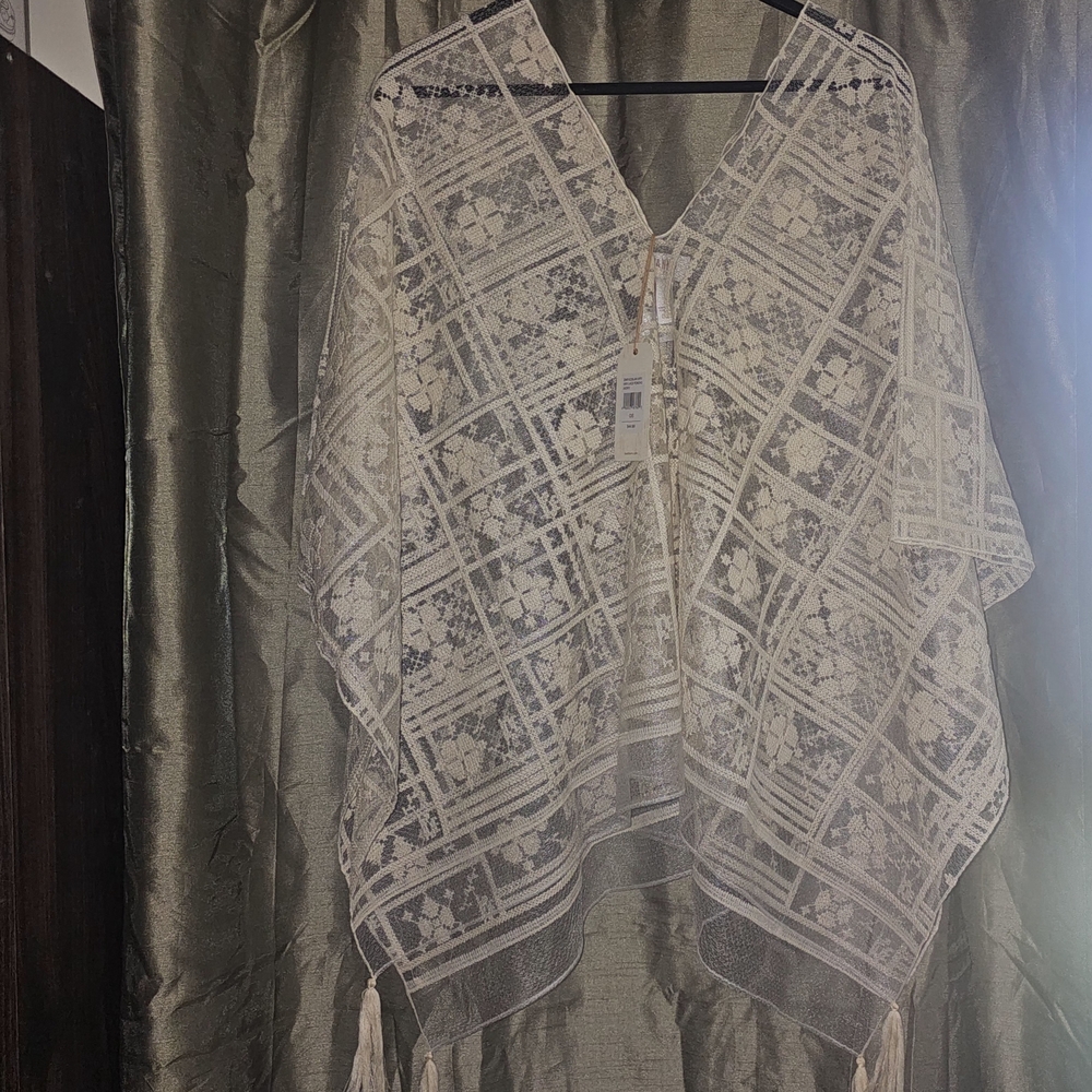 Shyanne Cream Lace Poncho Blouse